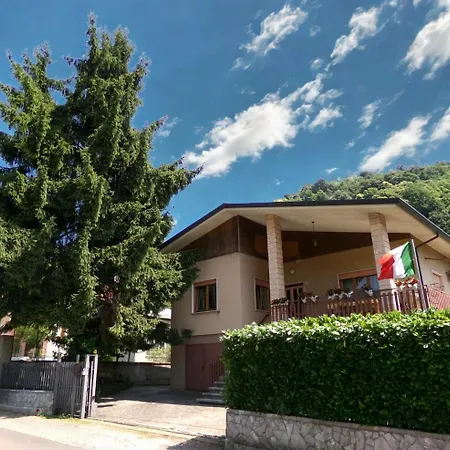 Alpesi faház Casa Al Pino *